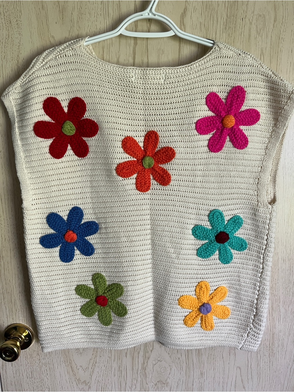 IMPRESSIONS BLOSSOMS AROUND EMBROIDERED Sleeveless SWEATER TOP SZ Medium - Picture 7 of 9
